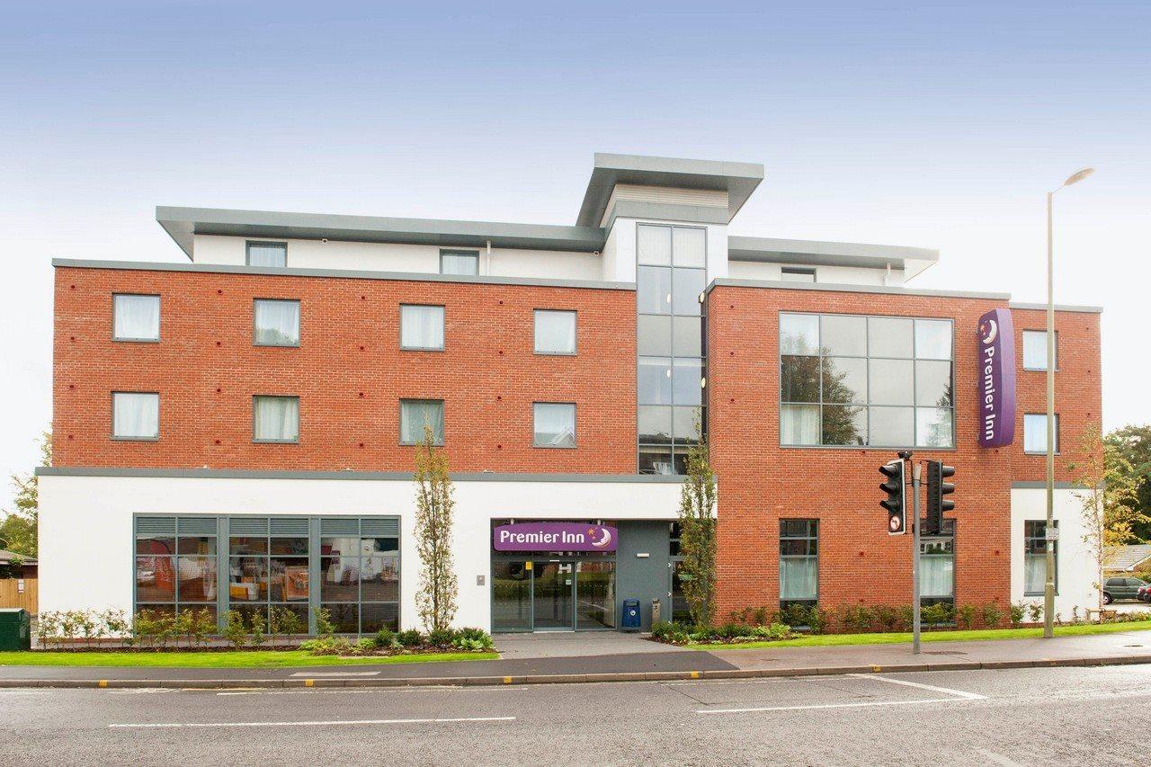 Premier Inn Fleet Extérieur photo