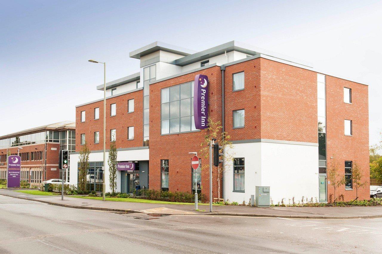 Premier Inn Fleet Extérieur photo