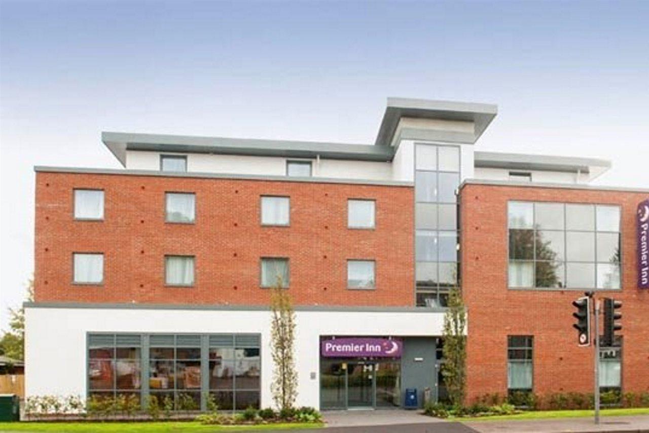 Premier Inn Fleet Extérieur photo
