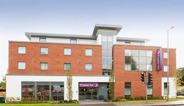 Premier Inn Fleet Extérieur photo